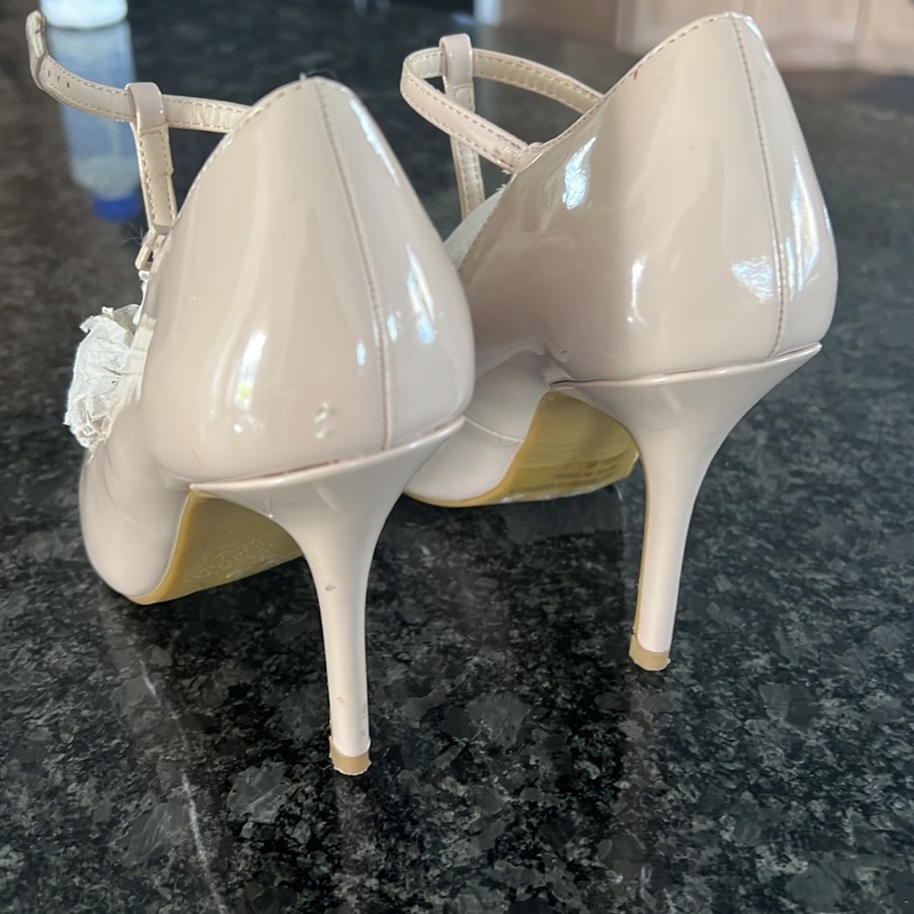 Heels - Picture 2 of 9
